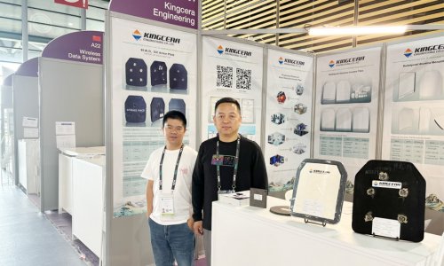 湖南1xBET携最新防弹产品亮相法国欧洲国际防务展